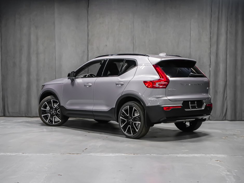 2026 Volvo XC40 Plus (Dark Theme)-3