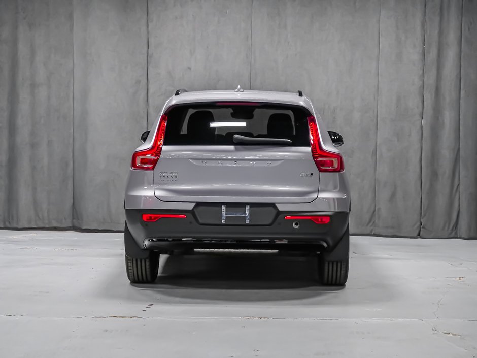 2026 Volvo XC40 Plus (Dark Theme)-5