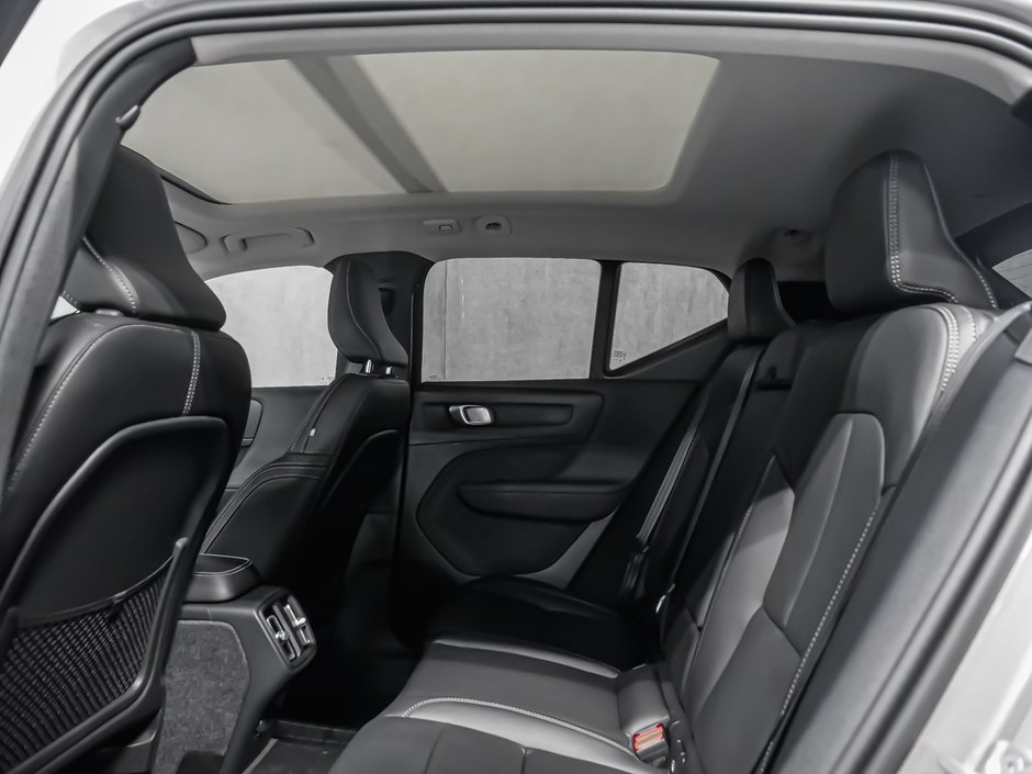 2026 Volvo XC40 Plus (Dark Theme)-13