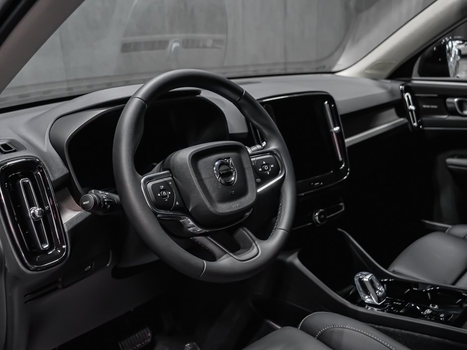 2026 Volvo XC40 Ultra (Dark Theme)-8