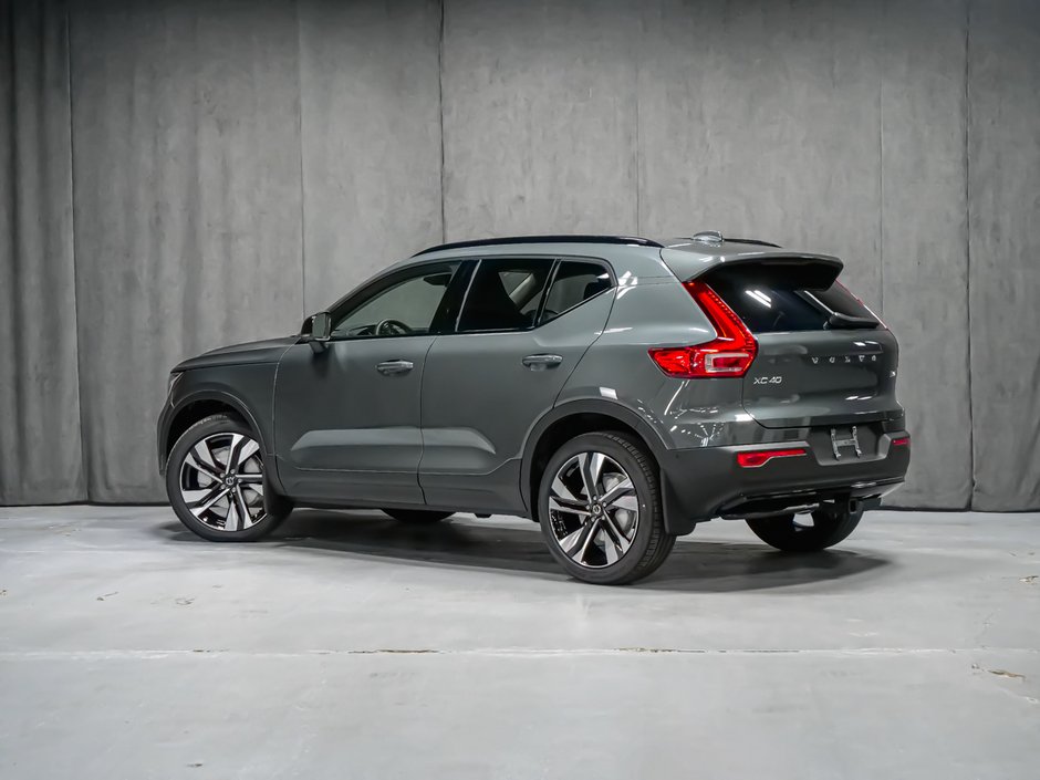 Volvo XC40 Plus (Dark Theme) 2026-4