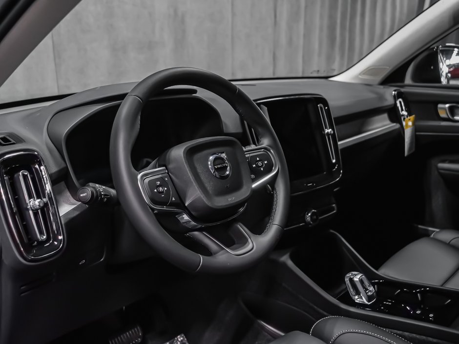 2026 Volvo XC40 Plus Dark Theme-7