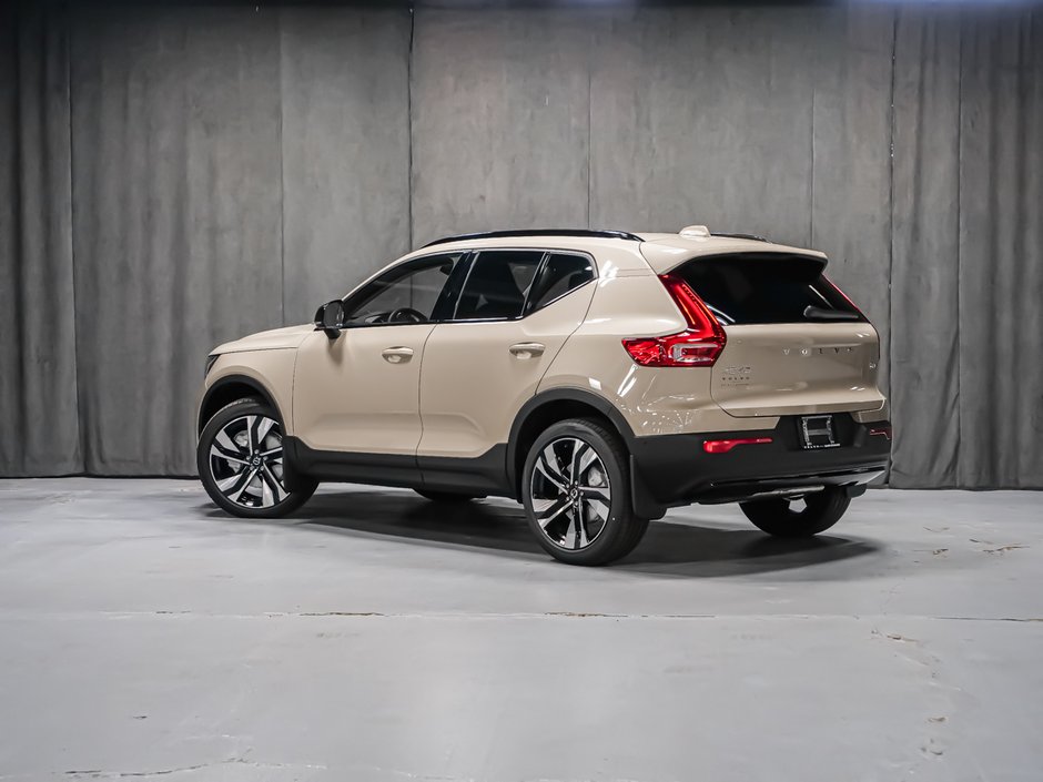 Volvo XC40 Plus (Dark Theme) 2026-3
