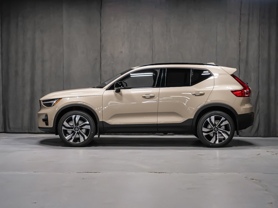 Volvo XC40 Plus (Dark Theme) 2026-4