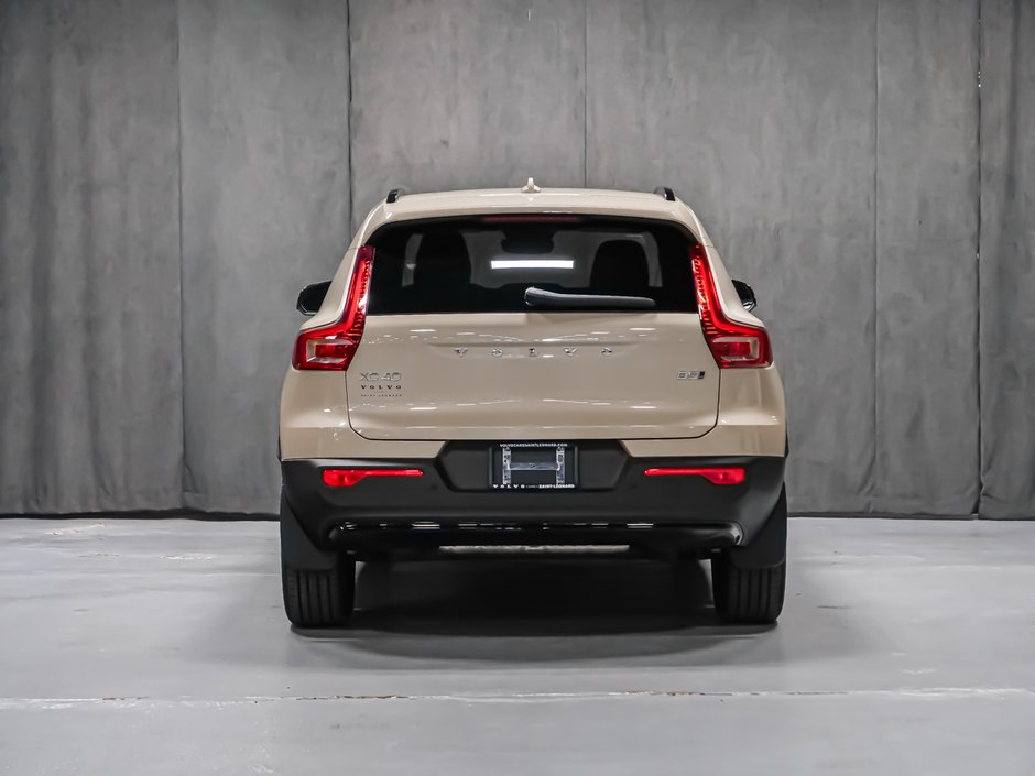 Volvo XC40 Plus (Dark Theme) 2026-5