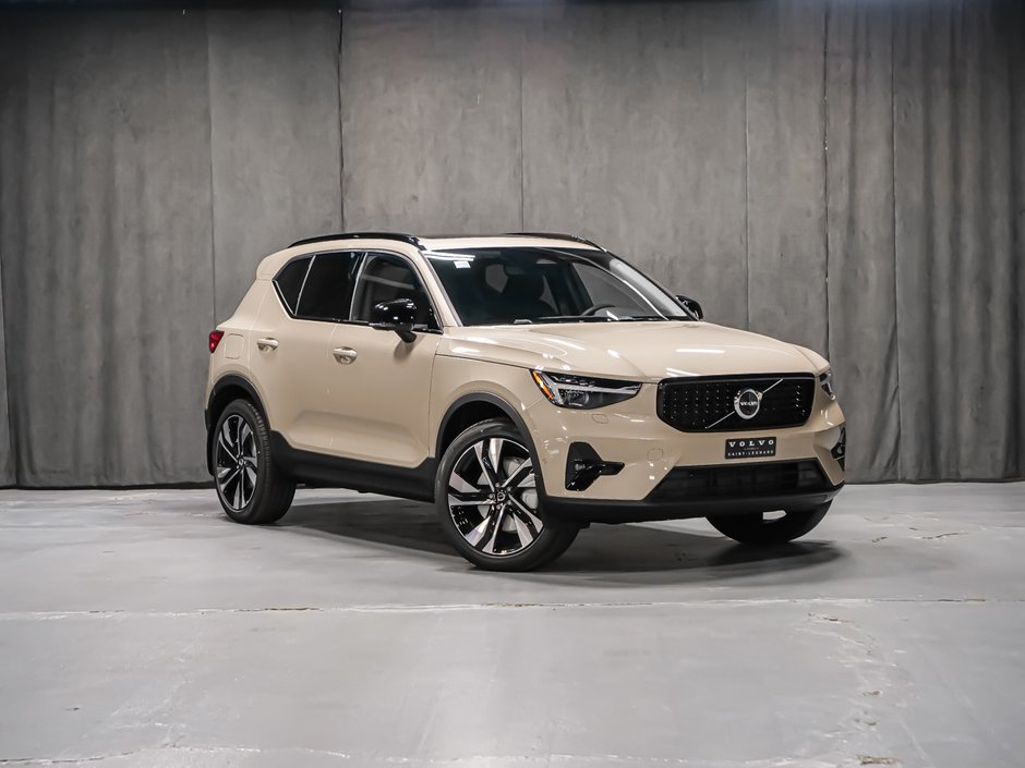 Volvo XC40 Plus (Dark Theme) 2026-1