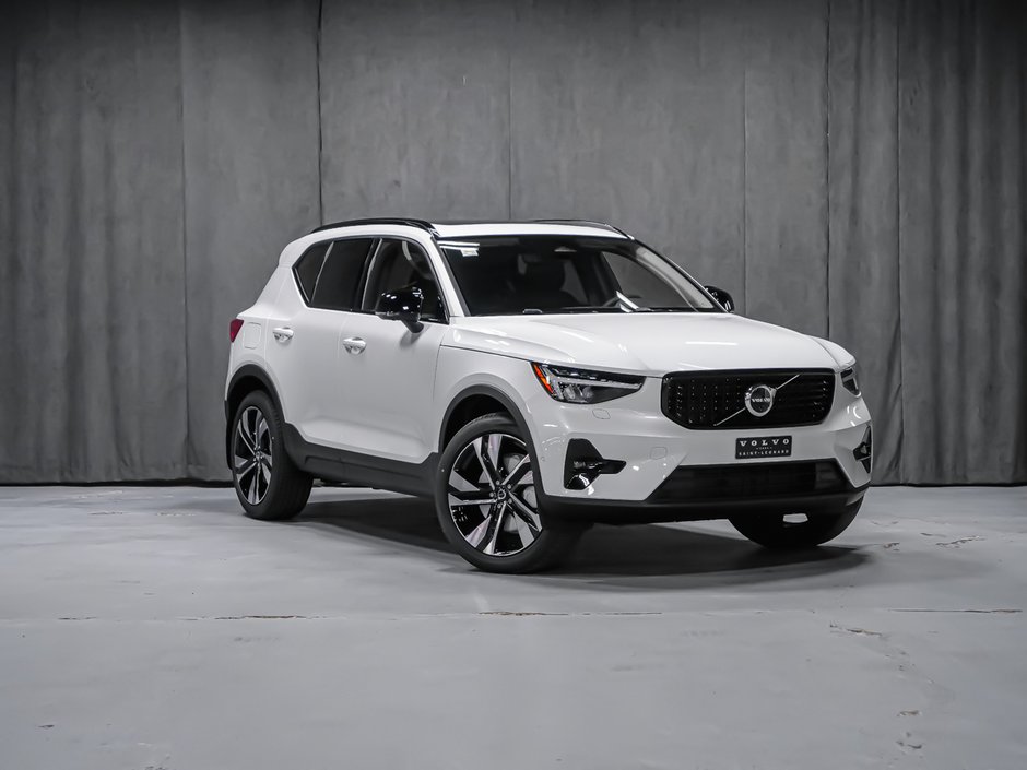 2026 Volvo XC40 Plus (Dark Theme)-1