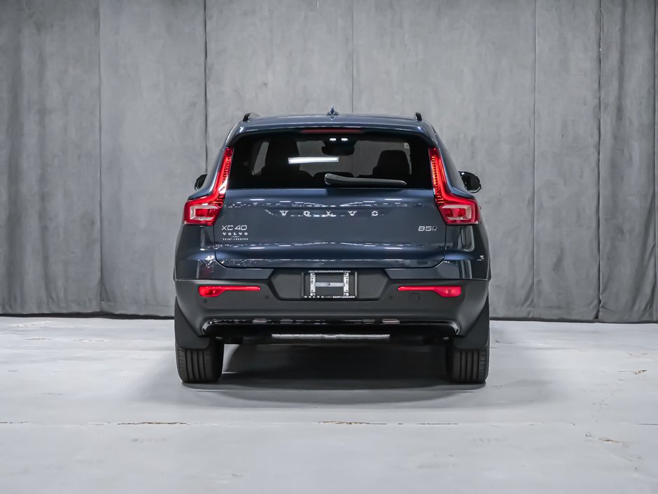 Volvo XC40 Plus (Dark Theme) 2026-5
