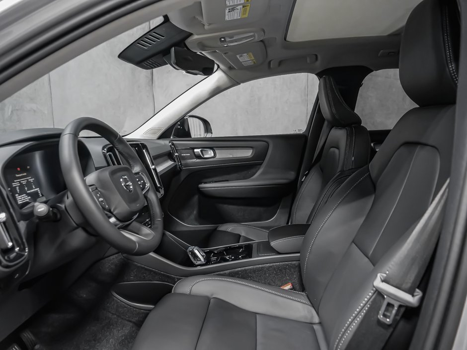 Volvo XC40 Ultra (Dark Theme) 2026-11