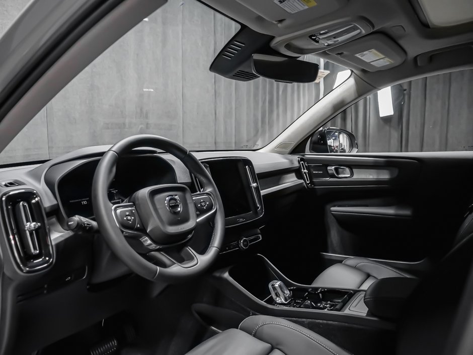 Volvo XC40 Ultra (Dark Theme) 2026-6