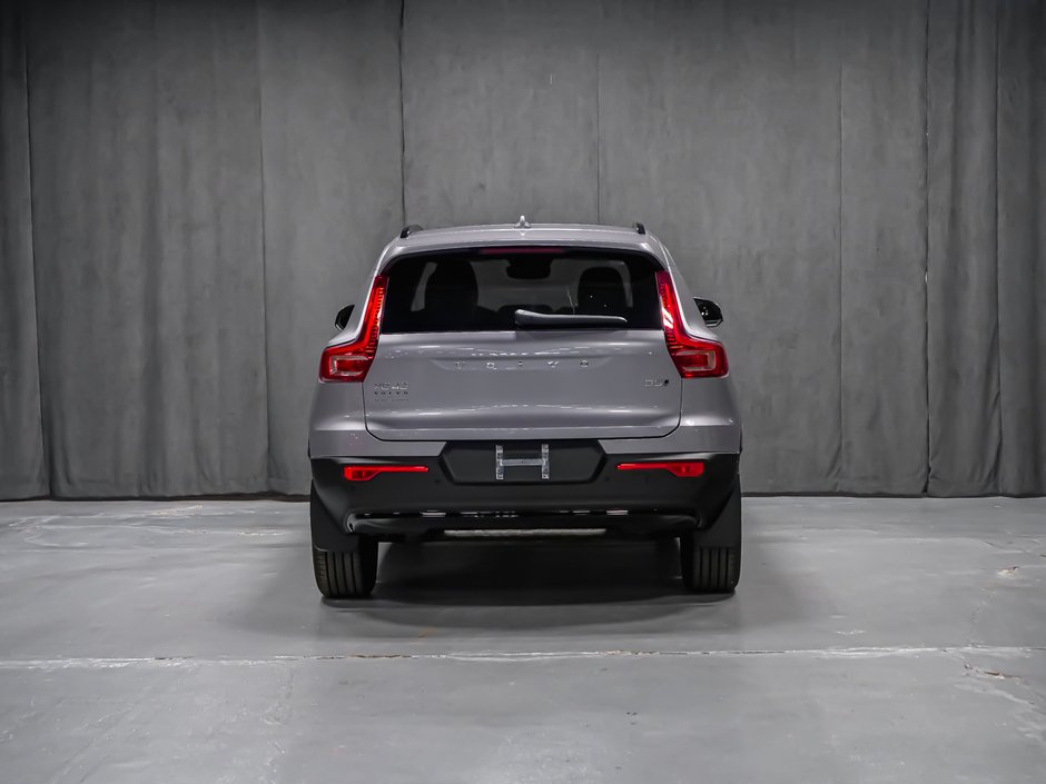 Volvo XC40 Ultra (Dark Theme) 2026-5