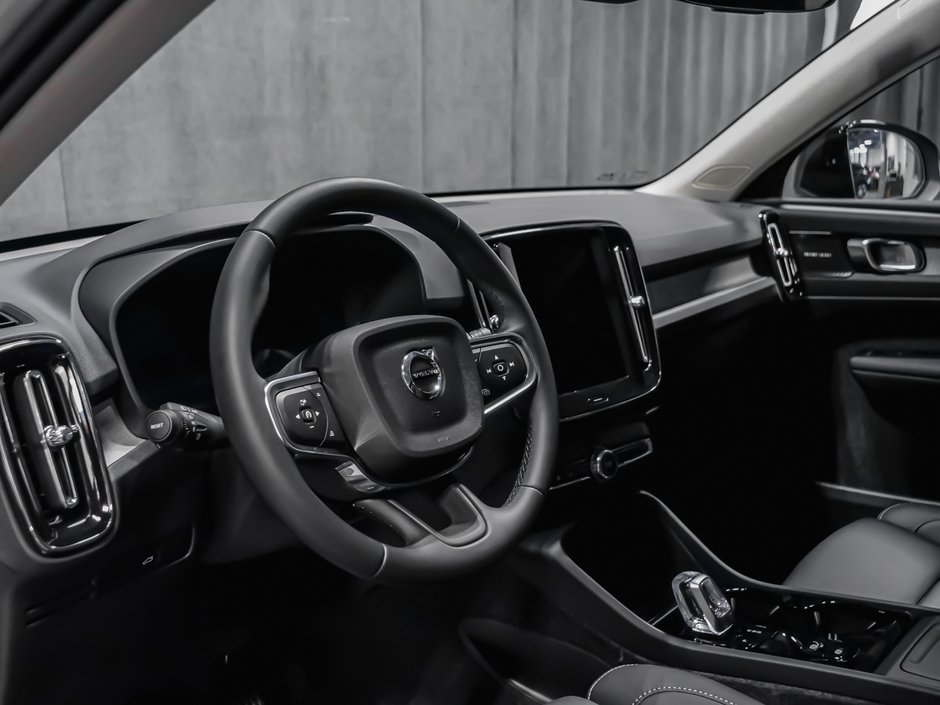 Volvo XC40 Ultra (Dark Theme) 2026-8