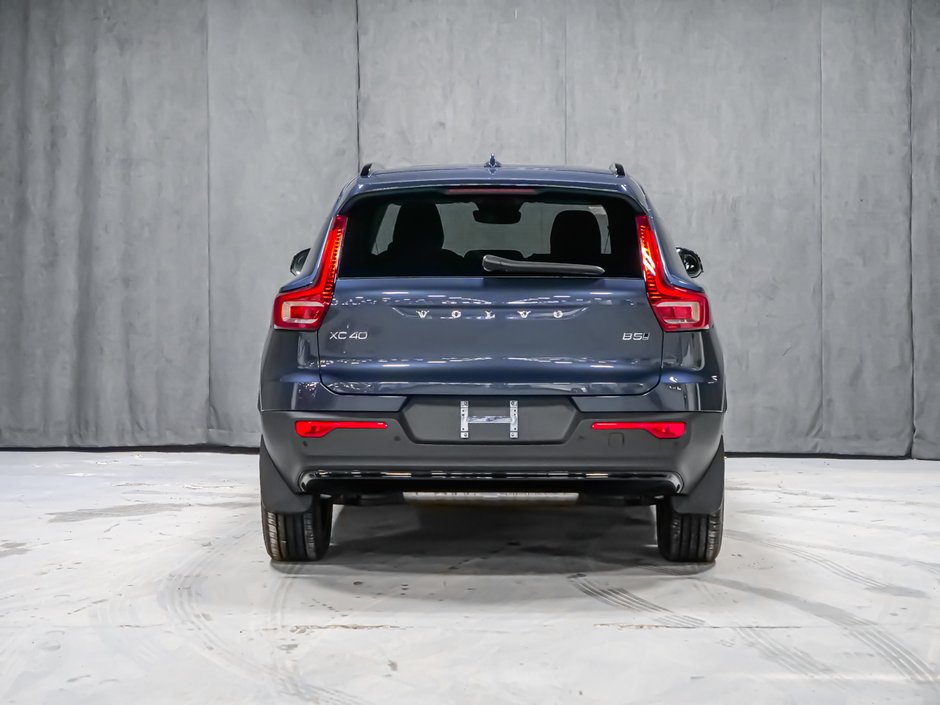 Volvo XC40 Plus (Dark Theme) 2026-5