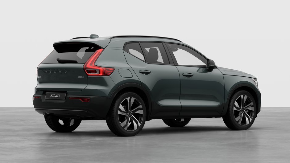 Volvo XC40 Plus (Dark Theme) 2026-3