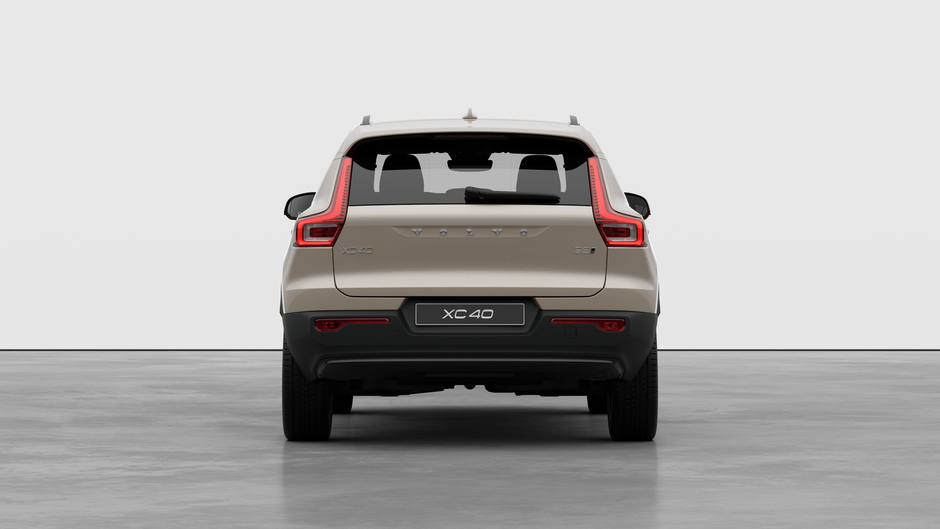Volvo XC40 Plus (Dark Theme) 2026-5