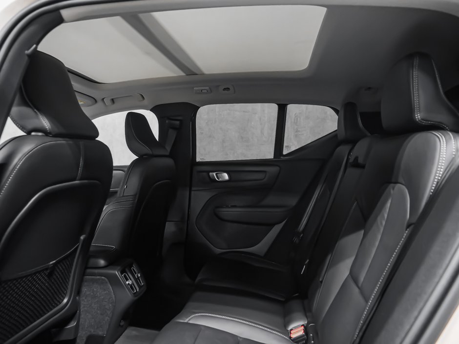 2026 Volvo XC40 Plus (Dark Theme)-11