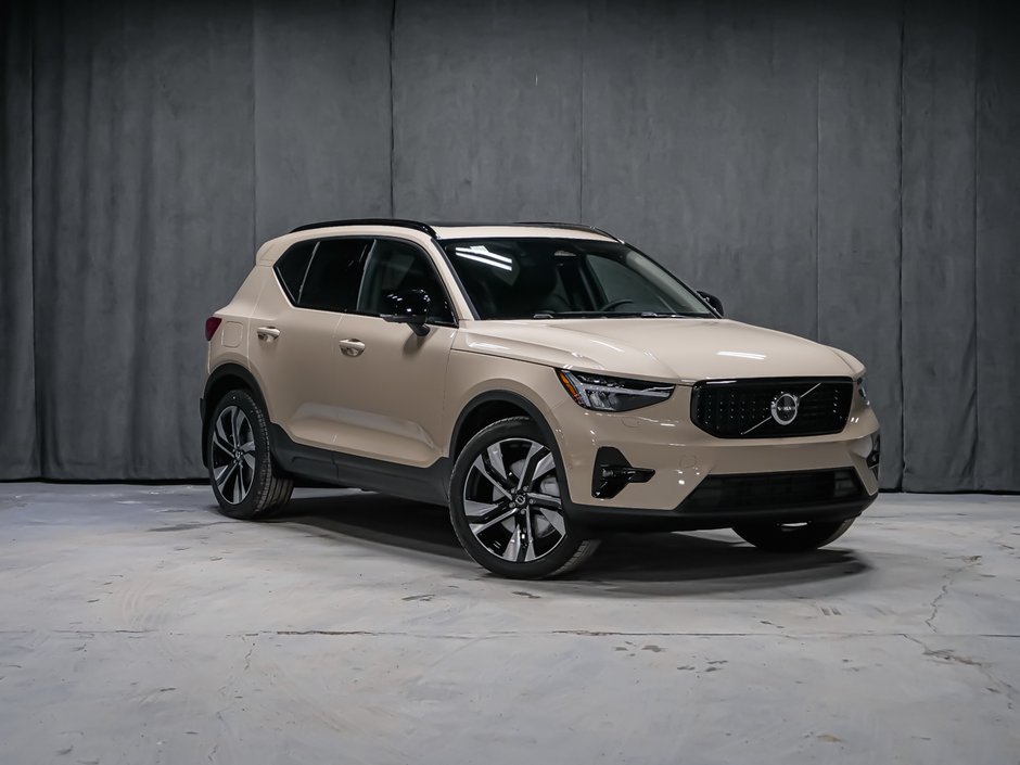 2026 Volvo XC40 Plus (Dark Theme)-1