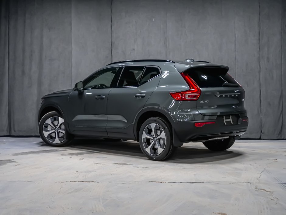 2026 Volvo XC40 Plus (Dark Theme)-4