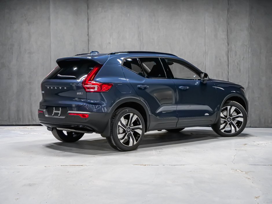 2026 Volvo XC40 Plus (Dark Theme)-2