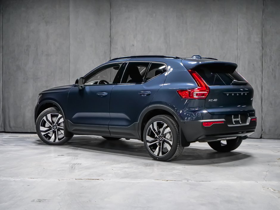 2026 Volvo XC40 Plus (Dark Theme)-4
