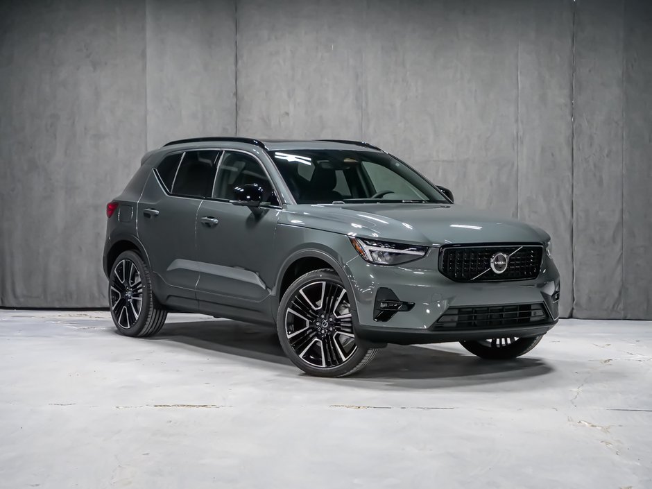 2026 Volvo XC40 Plus (Dark Theme)-1