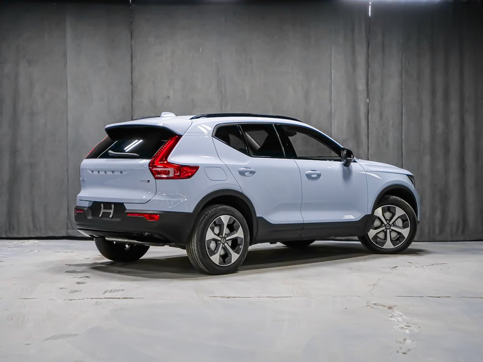 Volvo XC40 Plus Dark Theme 2026-4