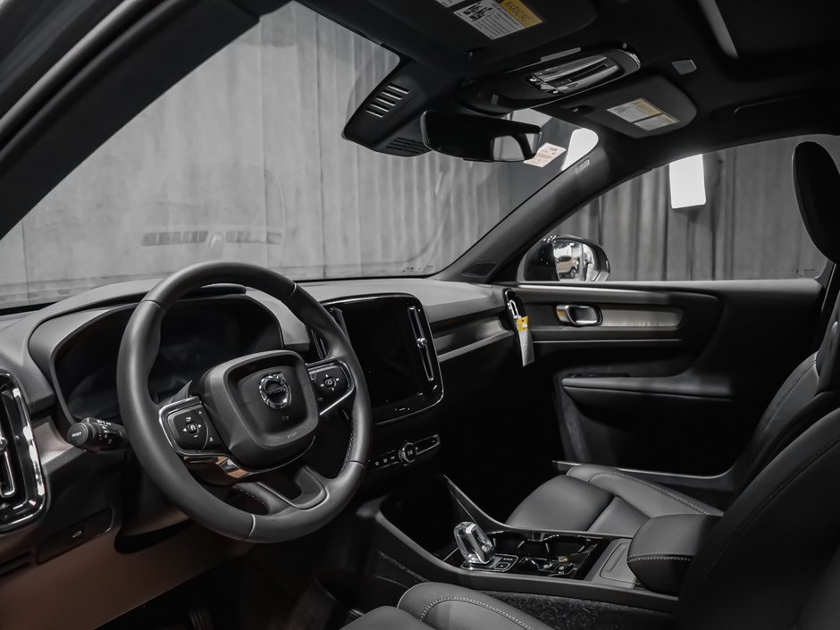 2026 Volvo XC40 Plus (Dark Theme)-6