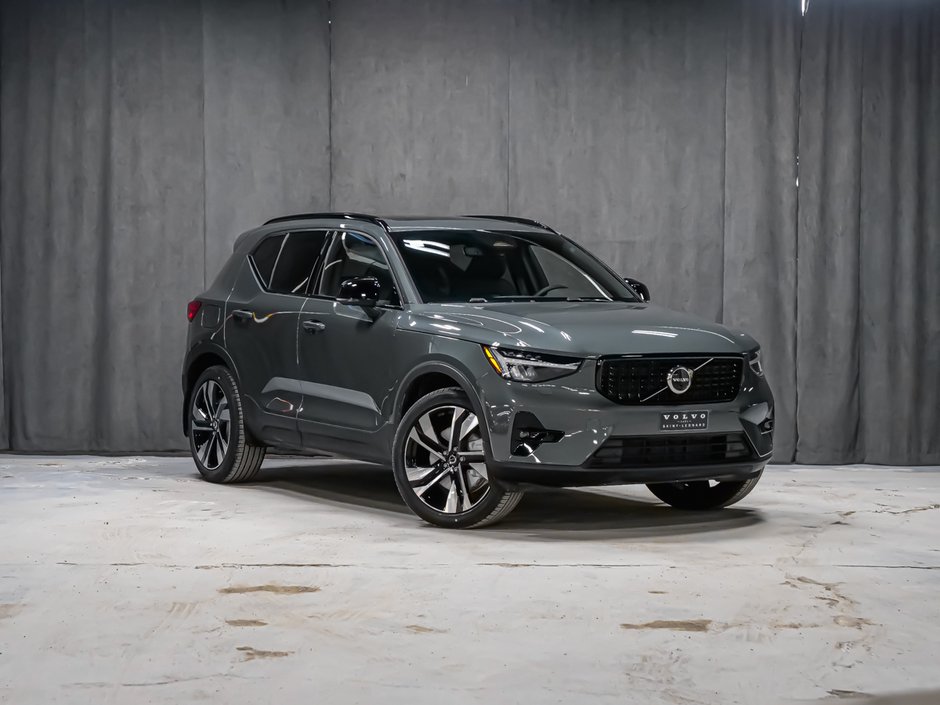 2026 Volvo XC40 Plus (Dark Theme)-1