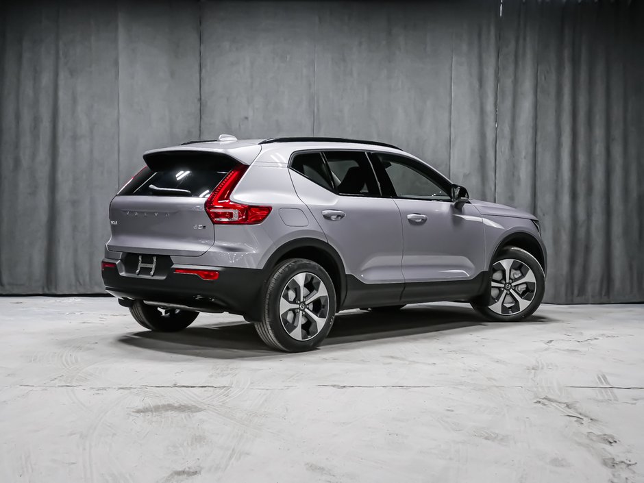 Volvo XC40 Plus (Dark Theme) 2026-4
