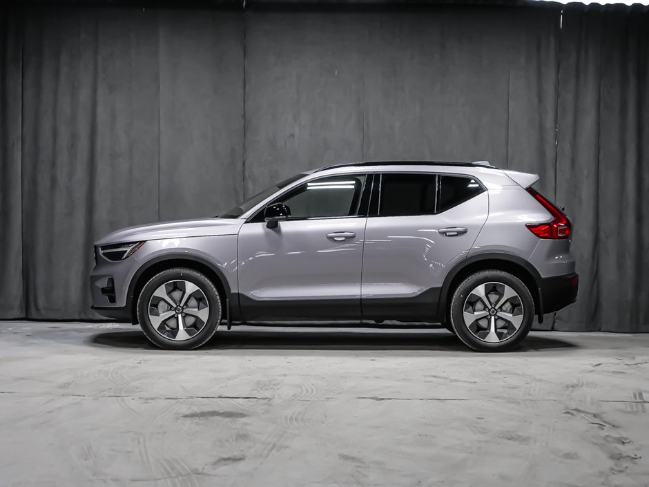 Volvo XC40 Plus (Dark Theme) 2026-2