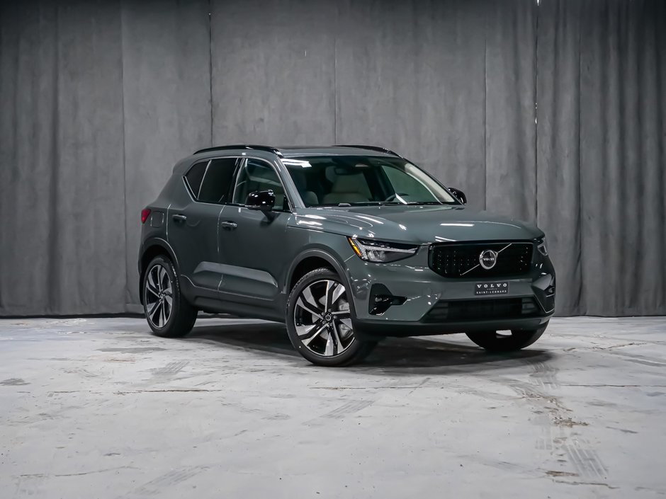 Volvo XC40 Plus Dark Theme 2026-8