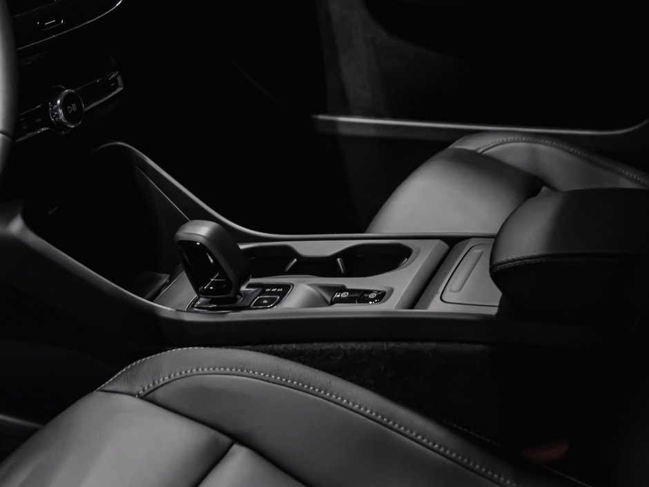 Volvo XC40 Core Dark Theme 2026-6