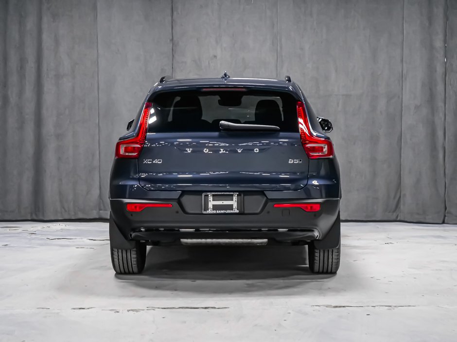 Volvo XC40 Core Dark Theme 2026-3