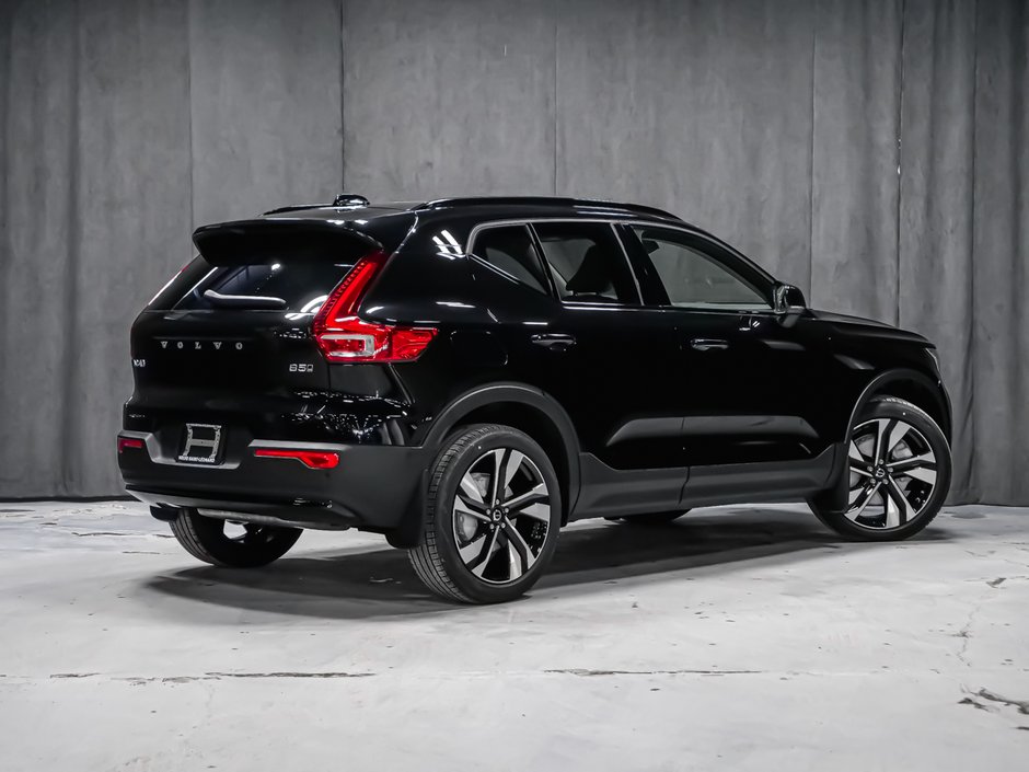 Volvo XC40 Ultra (Dark Theme) 2026-2