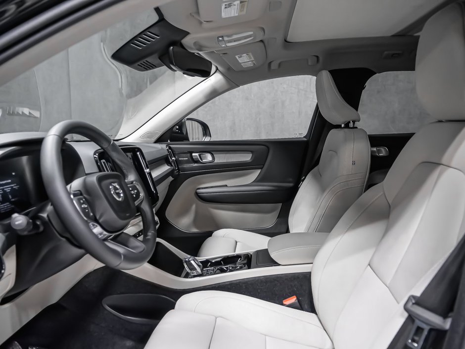 Volvo XC40 Ultra (Dark Theme) 2026-11