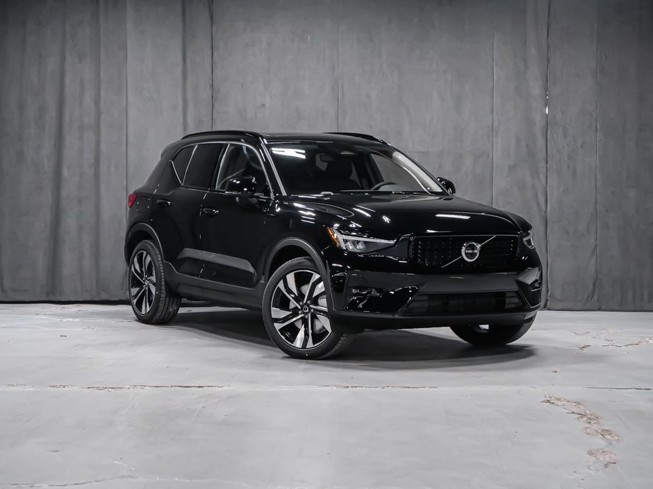 Volvo XC40 Plus (Dark Theme) 2026-1