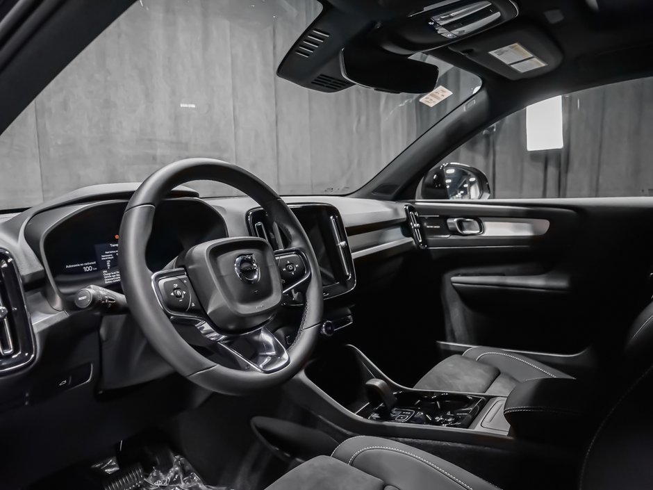 2026 Volvo XC40 Ultra Black Edition-5