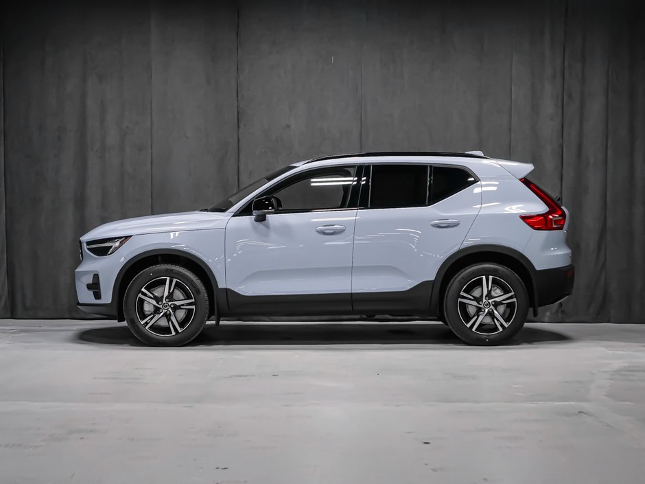 Volvo XC40 Core (Dark Theme) 2026-2