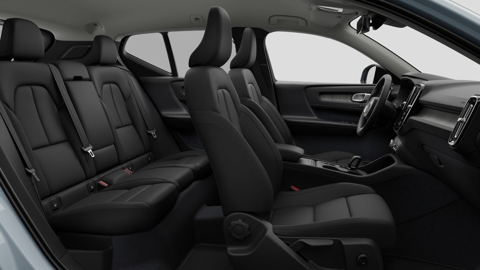 Volvo XC40 Core (Dark Theme) 2026-12