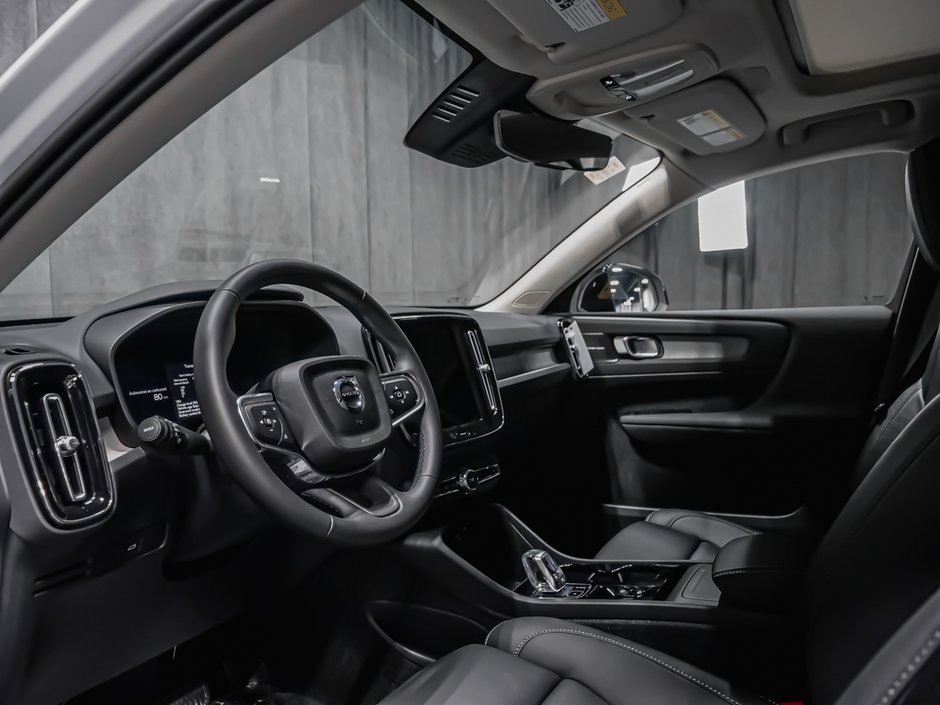 2026 Volvo XC40 Ultra (Dark Theme)-5