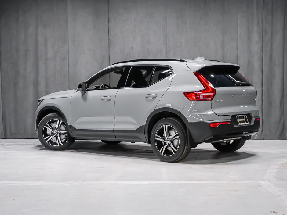 Volvo XC40 Core (Dark Theme) 2026-3