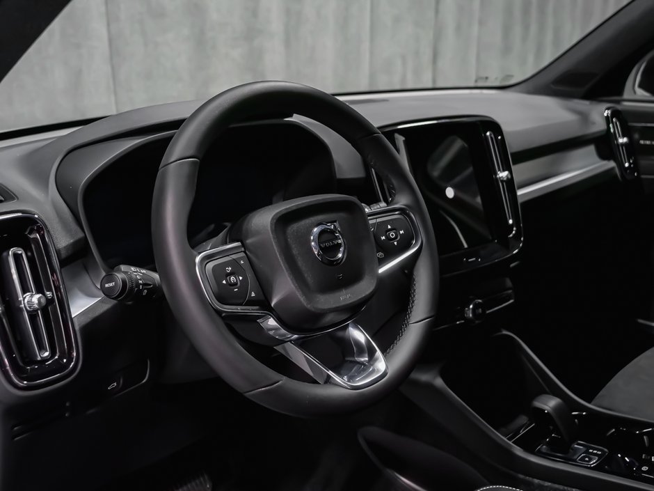 Volvo XC40 Ultra Black Edition 2026-11