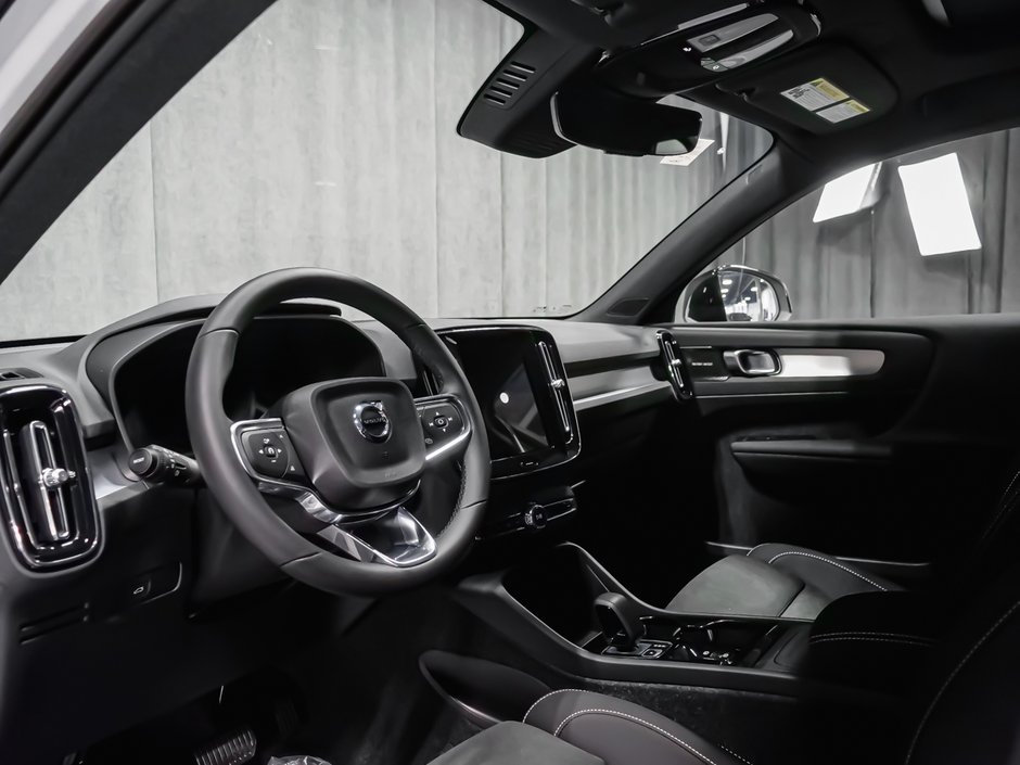 Volvo XC40 Ultra Black Edition 2026-9