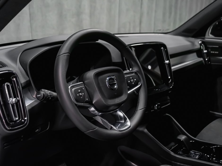 Volvo XC40 Ultra Black Edition 2026-14