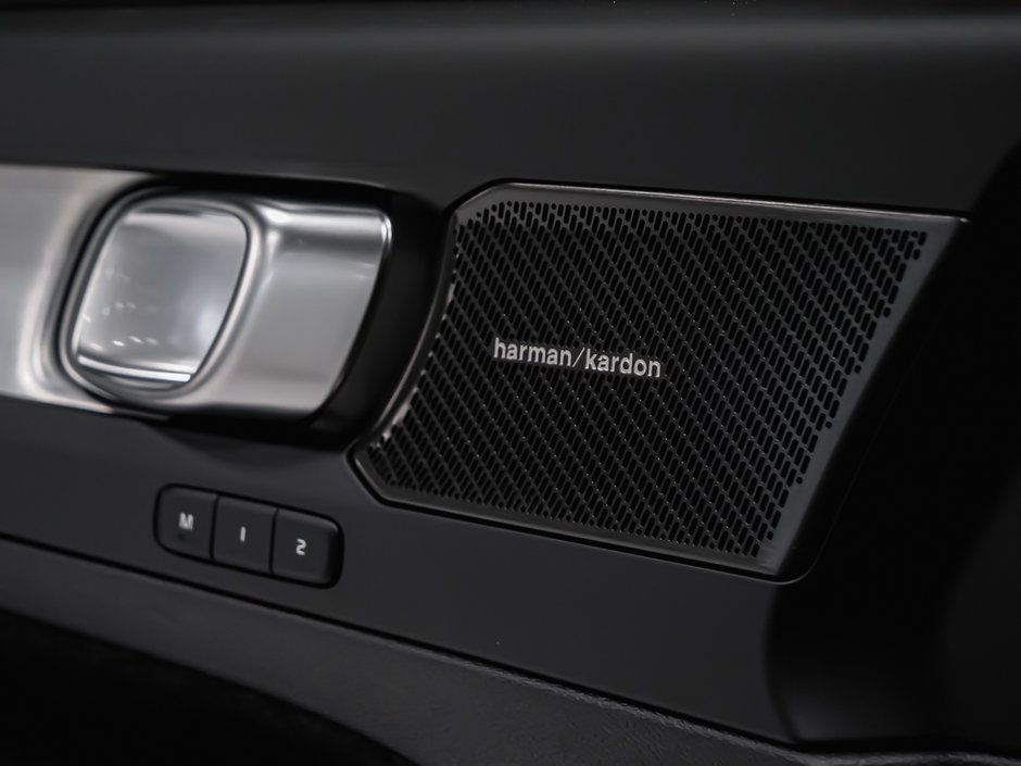 Volvo XC40 Ultra Black Edition 2026-16