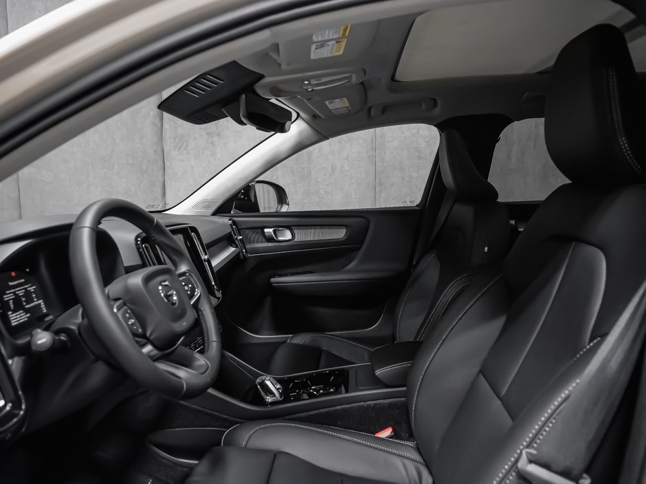 2026 Volvo XC40 Plus (Dark Theme)-11