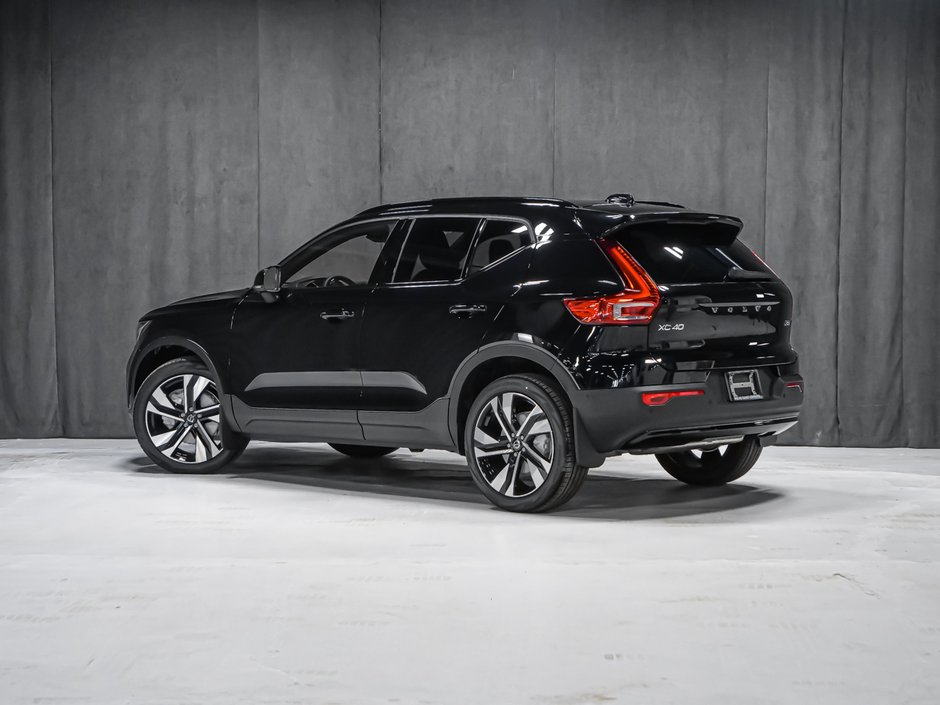 Volvo XC40 Plus (Dark Theme) 2026-3