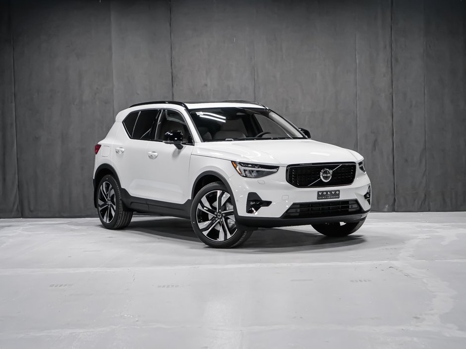 Volvo XC40 Plus (Dark Theme) 2026-1