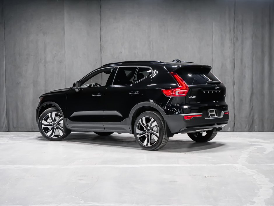 2026 Volvo XC40 Plus (Dark Theme)-4