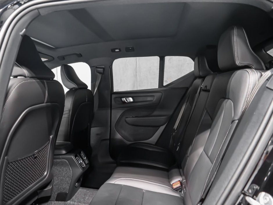 2026 Volvo XC40 Plus (Dark Theme)-11